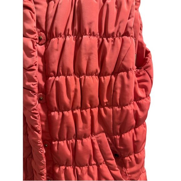 ✌️ 2/$40 ✌️ Quilted Coral Puffer Vest With High Collar & Snap Closure - Medium - Picture 2 of 8